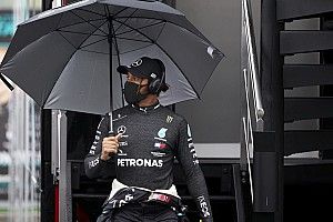 Hamilton: Bottas nem könnyítette meg a dolgom, hosszú az út az 1-es kanyarig