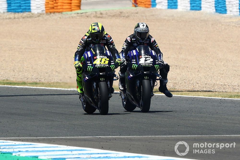 Viñales: “Detrás de Rossi el calor era insoportable, tuve que parar”