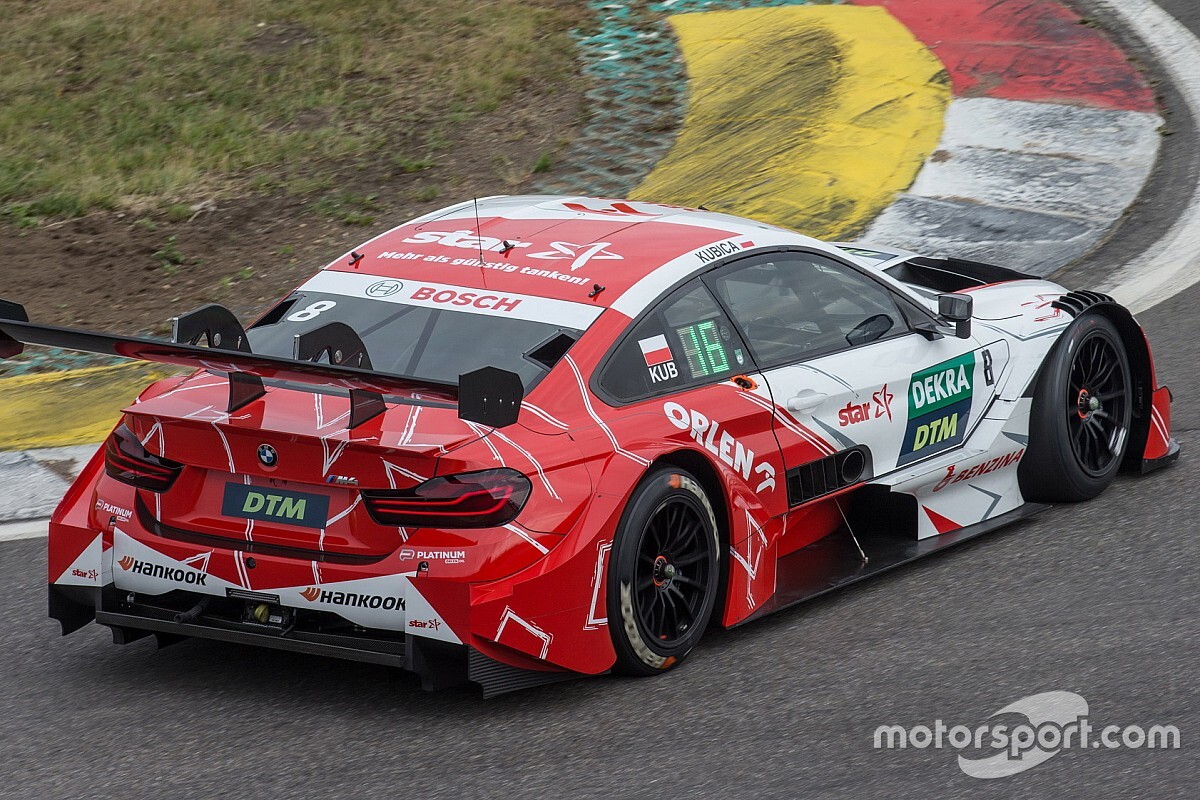 Kubica liderem testów