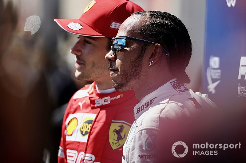 Hamilton Schumacher és Senna példáját követi a munkában