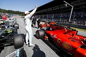 Hamilton megasztárként ünnepeltette magát
