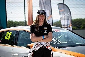 Karen Gaillard ouvre le bal au Nürburgring pour l'Autoscout24 et Cupra Young Driver Challenge