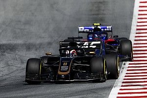 Ez egy ilyen nap: Grosjean most Kvjatot kapta majdnem telibe