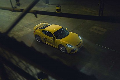 Porsche dévoile les 718 Spyder et 718 Cayman GT4 !
