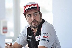 Priaulx nyert, Alonso vitás előzéssel lett 3. a fordított rajtrácsos versenyen