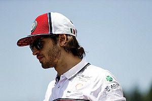 Giovinazzi nem akárhogy „fizetett” első F1-es pontjáért (videó)