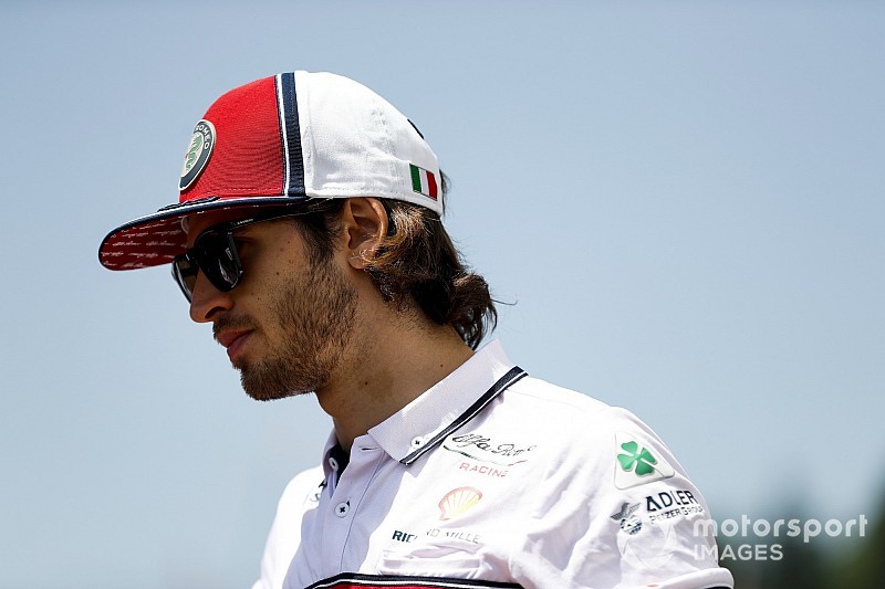 Giovinazzi nem akárhogy „fizetett” első F1-es pontjáért (videó)