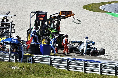 Verstappen a falban, Bottas a falban, Vettel... majdnem a falban