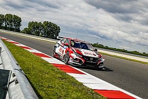 Zandvoort, Libere 1: Tassi beffa le Cupra in extremis