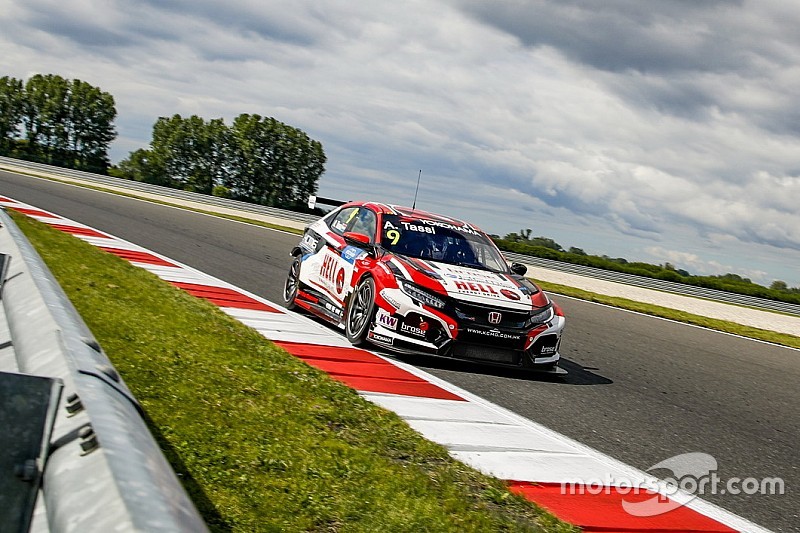Zandvoort, Libere 1: Tassi beffa le Cupra in extremis