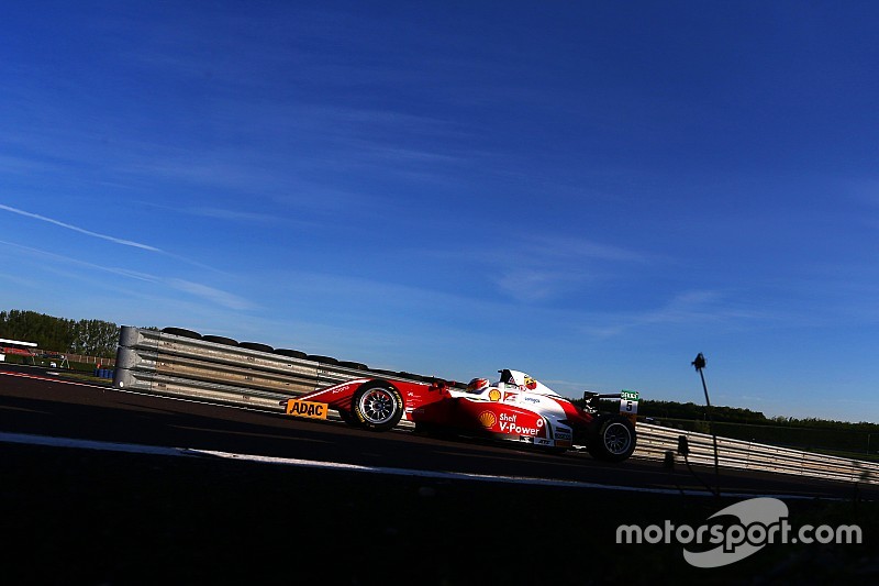 Petecof faz grande corrida de recuperação em etapa da F4 Alemã