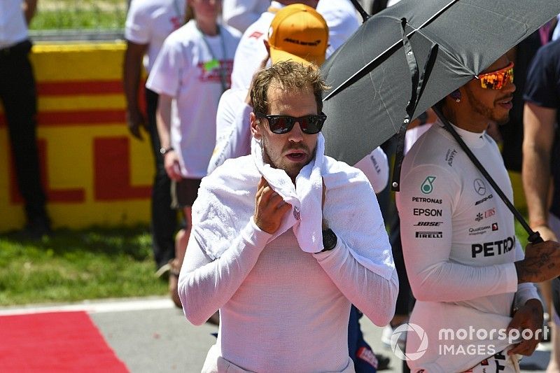 Villeneuve: "Quien se mereció sanción fue Ricciardo, no Vettel"