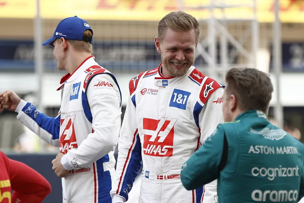 Fernando Alonso, Alpine F1 Team, Mick Schumacher, Haas F1 Team, Kevin Magnussen, Haas F1 Team, Nico Hulkenberg, Aston Martin