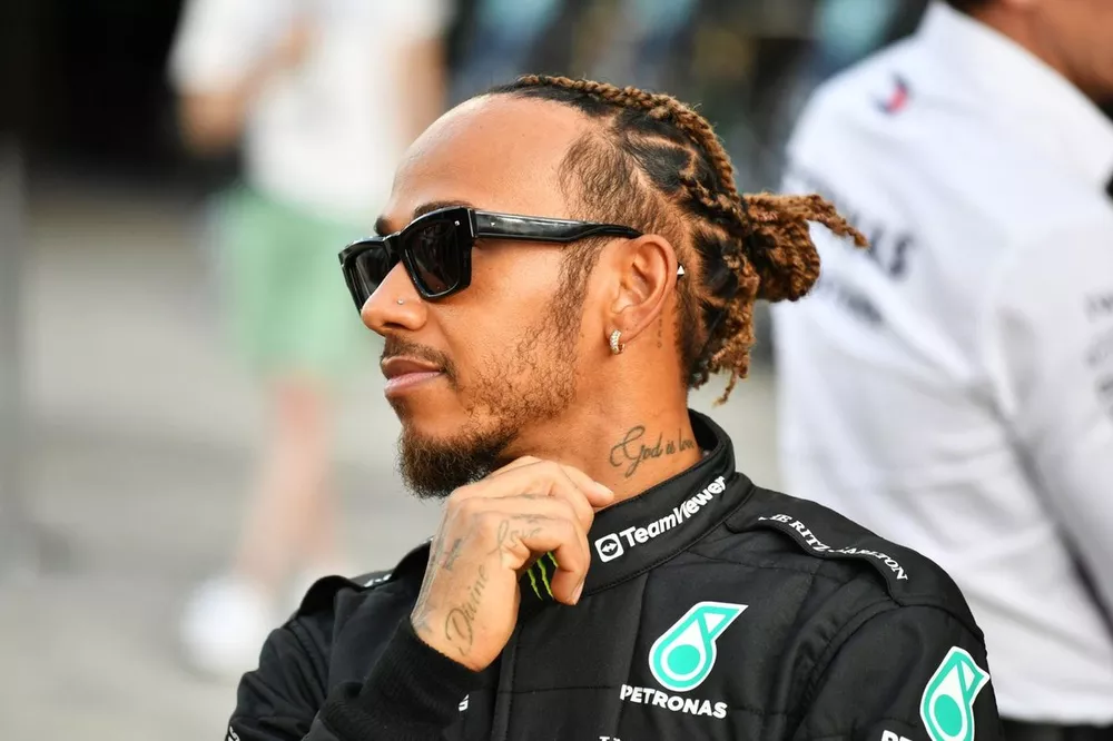 ルイス・ハミルトン、衝撃のフェラーリ移籍を決断？ 2025年に跳ね馬