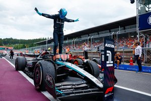 国内配送★adidas★Mercedesコラボ F1Teamフーディ adidas x Mercedes-AMG F1 Fanwear | Official Team Store