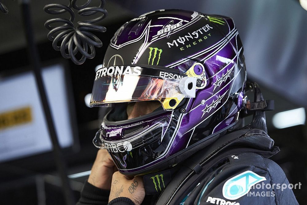 Resmi: Hamilton, 2021 yılında Mercedes'le yarışmaya devam edecek!
