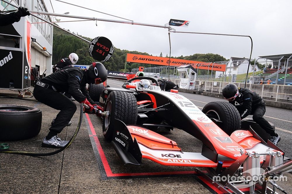SF第2戦はタイヤ交換により見応えのあるレースに。その裏にドライバーたちの働きかけが