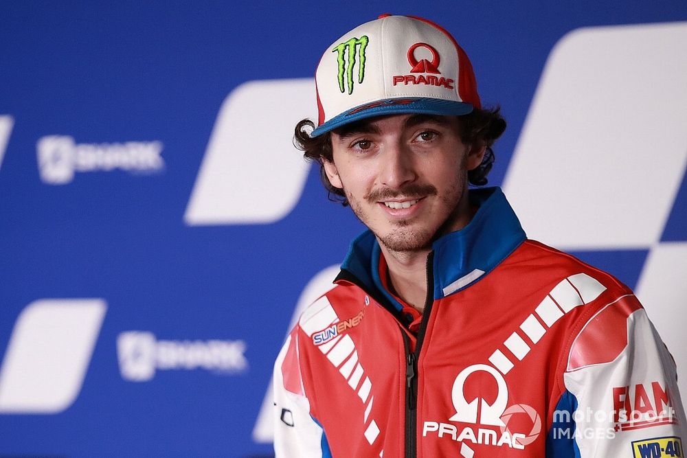 Oliveira attacca Bagnaia: "Bambino!". Ma Pecco si scusa