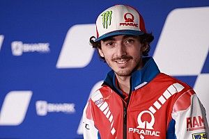 Oliveira attacca Bagnaia: "Bambino!". Ma Pecco si scusa