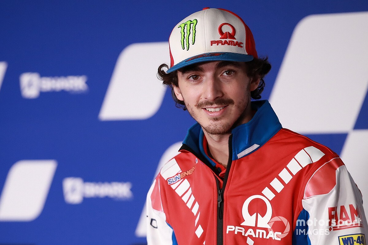 Oliveira attacca Bagnaia: "Bambino!". Ma Pecco si scusa