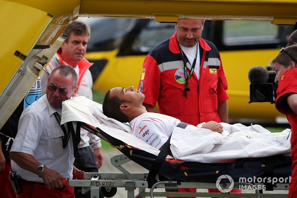 GALERÍA: Hamilton y su primer gran accidente en la F1 en Nürburgring