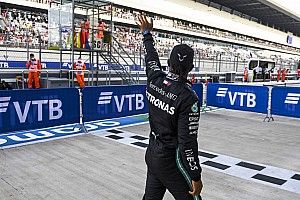 Russian GP: Hamilton beats Verstappen to pole by 0.5s