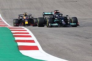Почему Mercedes не стала копировать тактику Red Bull? Вольф ответил