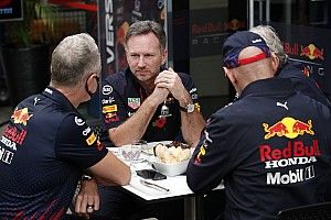 Horner: "La Mercedes aveva una velocità di punta incredibile"