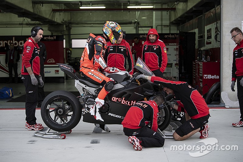 Davies: "Sul bagnato non ho spinto, ma solo lavorato per sviluppare la Panigale V4"
