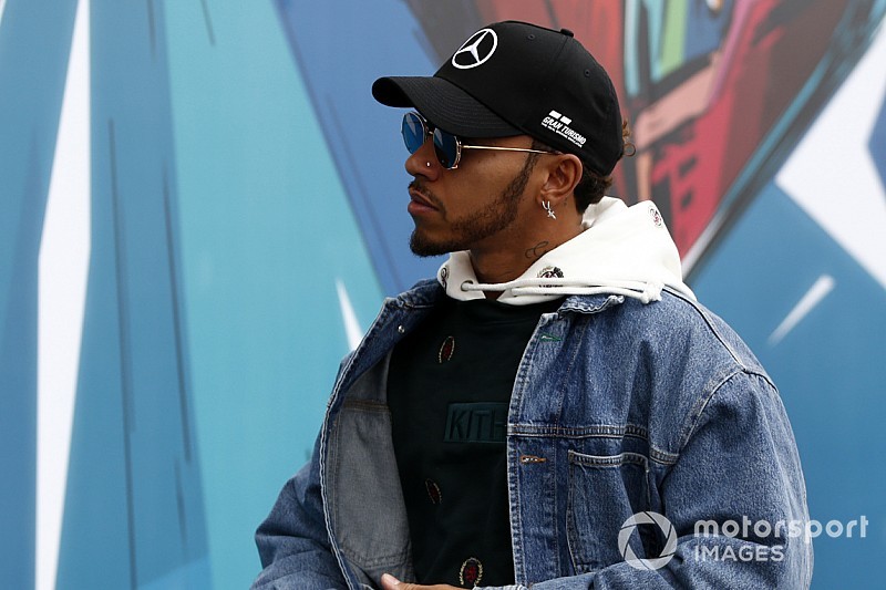 Hamilton punta il dito contro Sirotkin: "Il nostro quasi contatto? Lui ha fatto una mossa irrispettosa!"