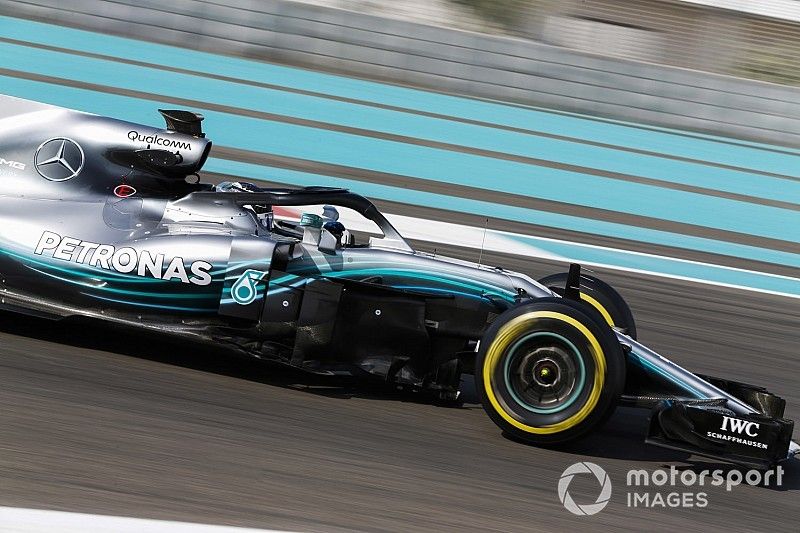 Боттас показал лучшее время первой половины тестового дня Pirelli в Абу-Даби
