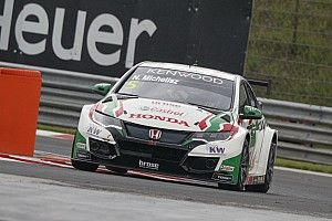 Hungary WTCC: Michelisz leads Honda 1-2 in wet final practice