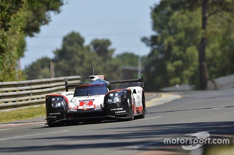 #2 Porsche Team Porsche 919 Hybrid: Timo Bernhard, Earl Bamber, Brendon Hartley