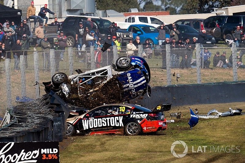 Sandown 500: Massive crash stops first qualifying race