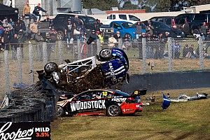Fotogallery: la sequenza del terribile incidente a Sandown