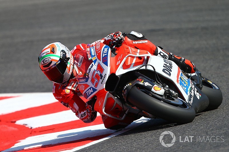 Pirro: "L'unico rammarico è che corro in MotoGP solo ogni tre mesi"