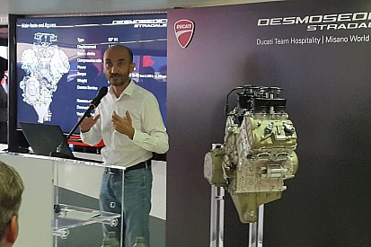 Fotogallery: la presentazione del motore V4 Desmosedici Stradale