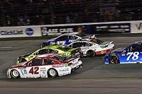 Kyle Larson gana en Richmond con final caótico; Suárez termina en quinto