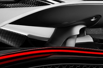 Un premier teaser pour la McLaren 720S