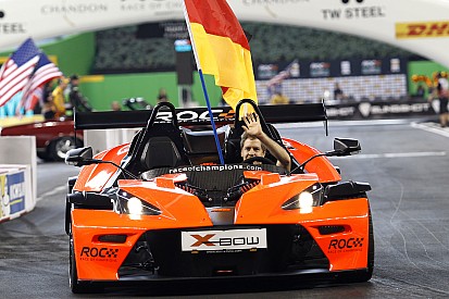 Formule 1-iconen Vettel en Coulthard nemen deel aan Race of Champions