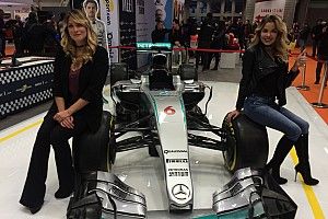 Motor Show: Benedetta Mazza e Costanza Caracciolo regine di Motorsport.com