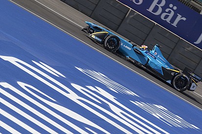 A pesar del viaje, Buemi manda en México