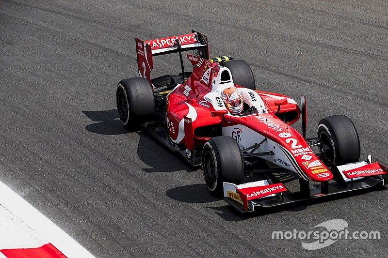 Luca Ghiotto se queda sin victoria en la Fórmula 2