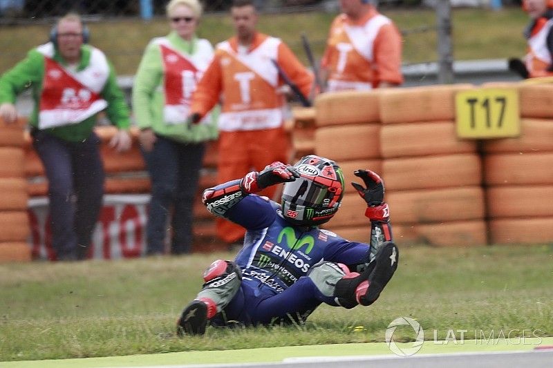 Maverick Viñales, Yamaha Factory Racing, choque