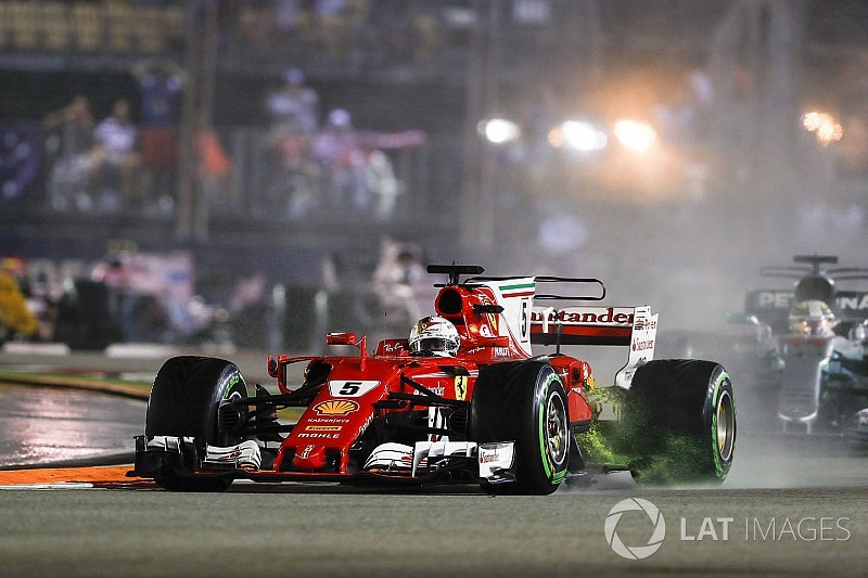 Mercedes: "Vettel nog niet uitgeschakeld voor wereldtitel"