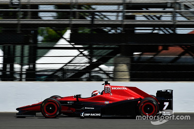 Óriási mentés az IndyCar-ban