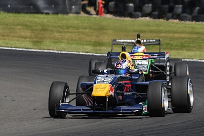 Manfeild TRS: Verschoor wins, Piquet leads ultra-close title fight
