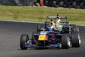 Manfeild TRS: Verschoor wins, Piquet leads ultra-close title fight