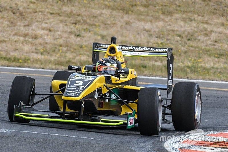 Taupo TRS: Leitch passes Armstrong for Race 1 win