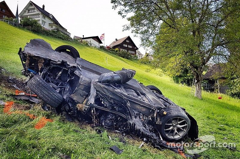 FIA eist opheldering over crash Hammond